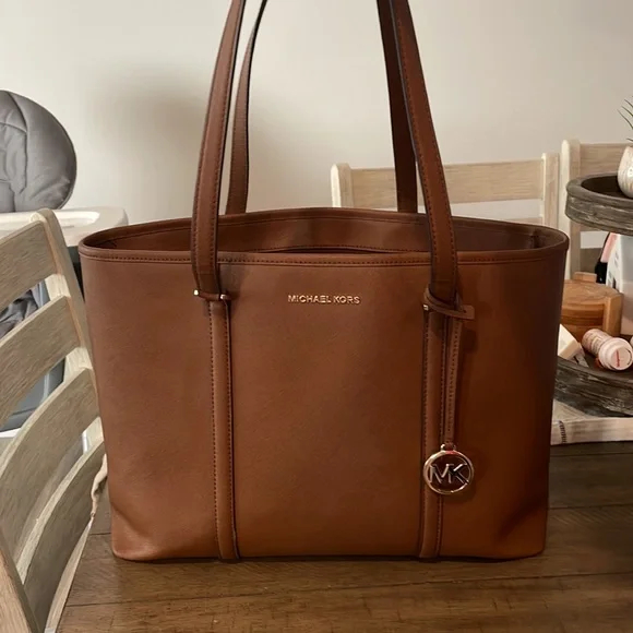 Michael Kors Tote- Fits laptop and much more! - Picture 2 of 8